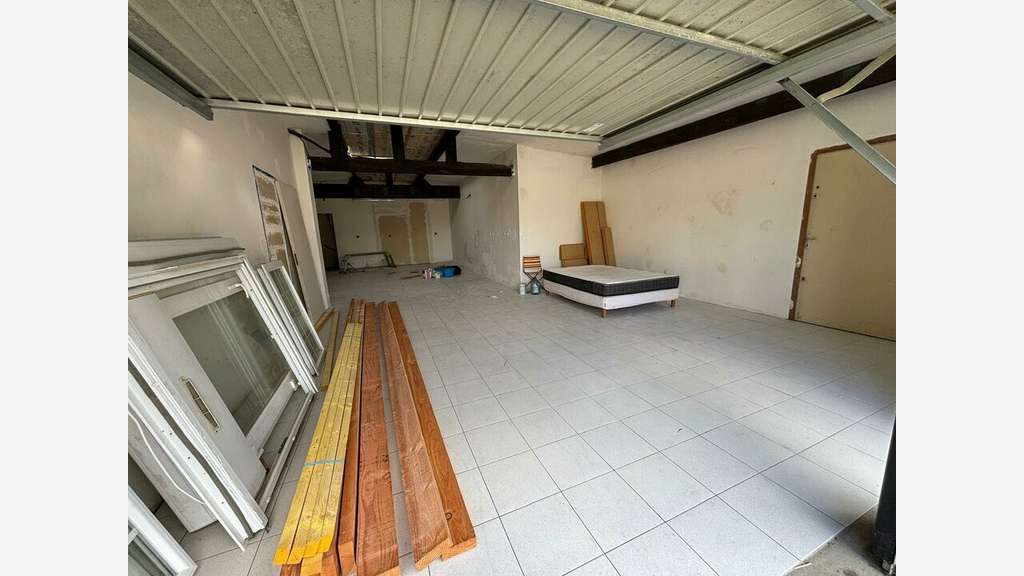 YFFINIAC - BUREAU à louer