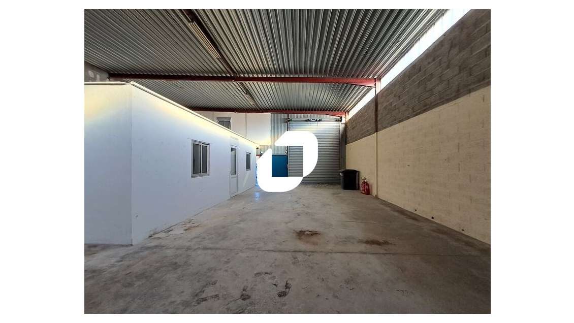 A louer Local d'activité 300m² Yvrac