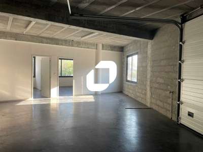 Location Locaux d'activités - Entrepôts à Yvrac