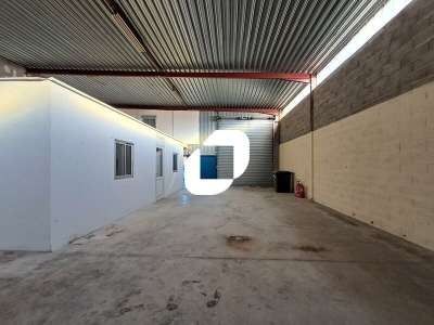 Location Locaux d'activités - Entrepôts à Yvrac