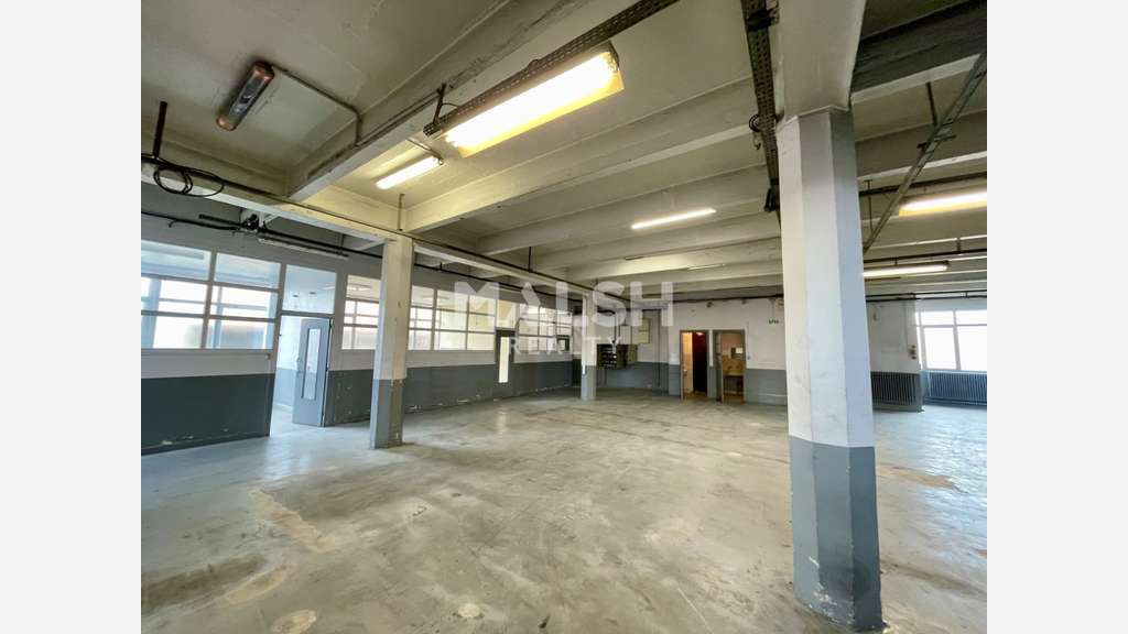 Loue local d'activité et bureaux de 2100m² Oullins