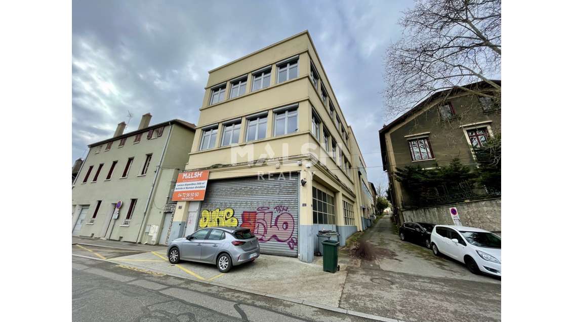 Loue local d'activité et bureaux de 2100m² Oullins