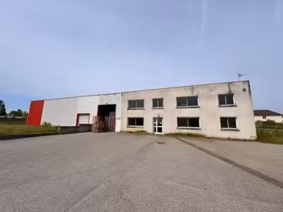 A louer bâtiments 1500m² accès direct N154 Évreux