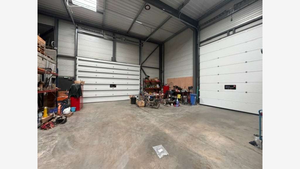 Bâtiment 500m² à louer à Montpellier Ouest