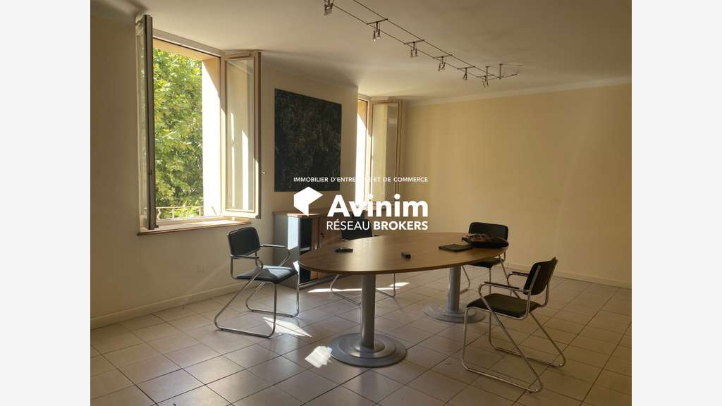 A louer local d’activité 155m² à Fayence village