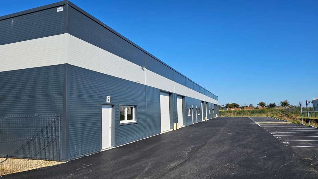 À louer locaux d'activités de 99 et 144m² à Fécamp
