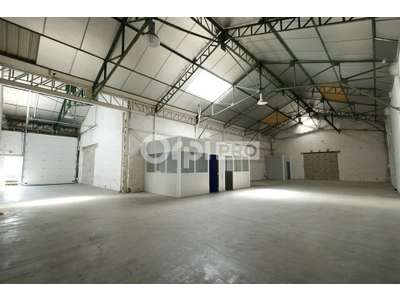 Location Locaux d'activités - Entrepôts à Vénissieux