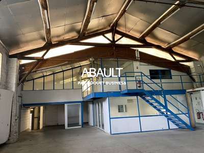 Local d'activité 536m² à louer à Seilh 