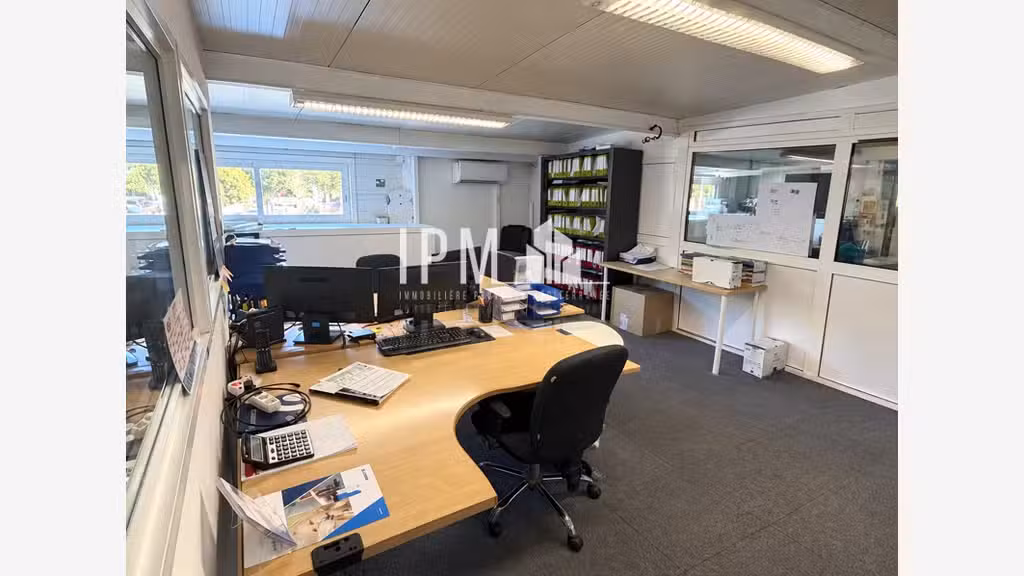 A louer local d'activité 1250m² ZAC de Gémenos