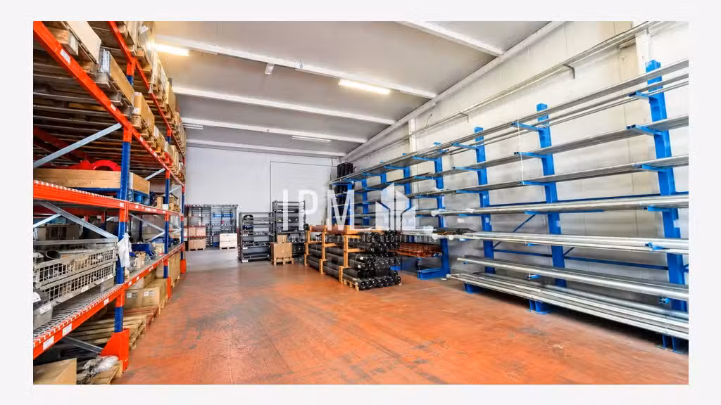 A louer local d'activité 1250m² ZAC de Gémenos