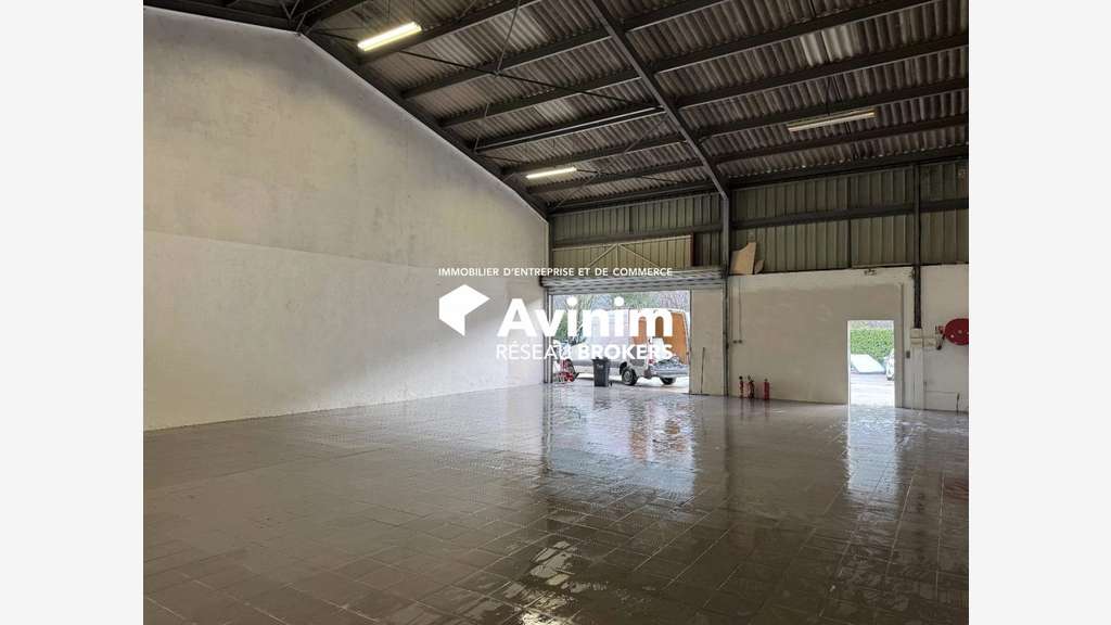 A louer local 372m² à Gémenos ZA Plaine de Jouques
