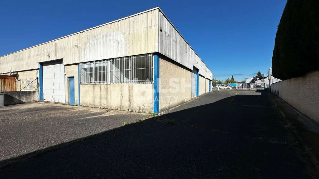 Local d'activité bureaux de 400m² à louer à Genay