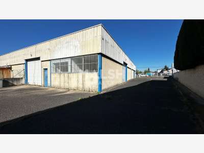 Local d'activité bureaux de 400m² à louer à Genay
