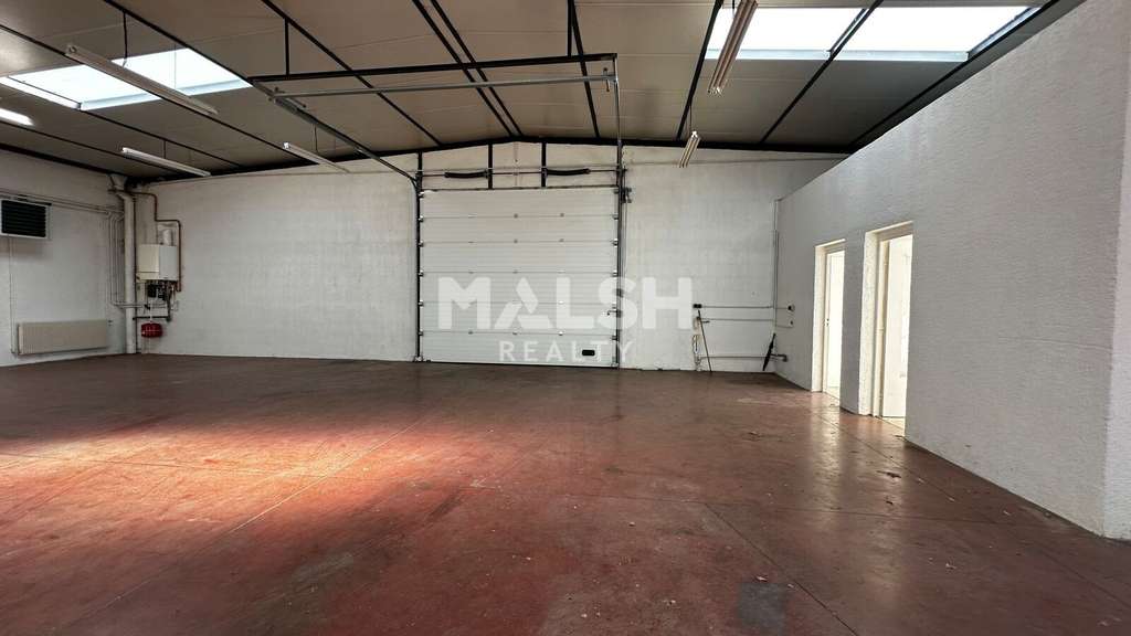 Local d'activité bureaux de 400m² à louer à Genay