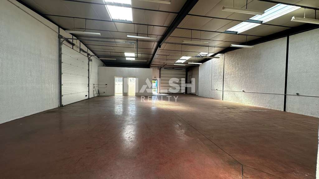 Local d'activité bureaux de 400m² à louer à Genay