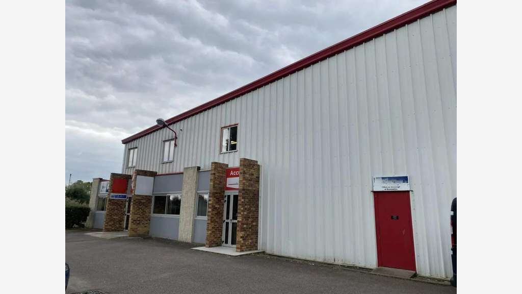 À louer local d'activités 947m² à Gonfreville
