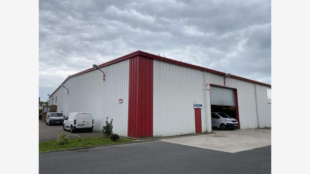 À louer local d'activités 947m² à Gonfreville