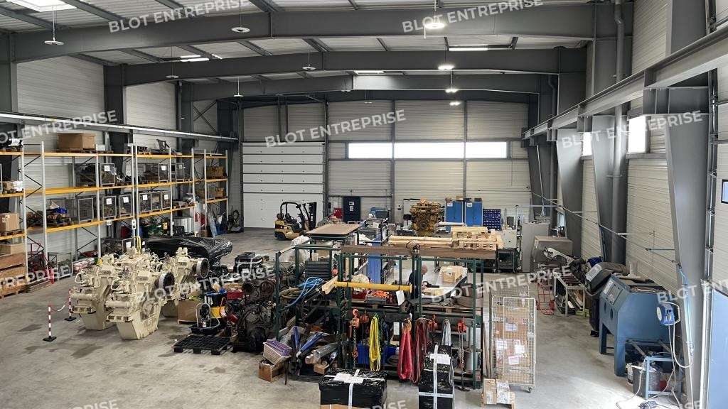 A louer locaux 895m² Guérande Zone Villejames 