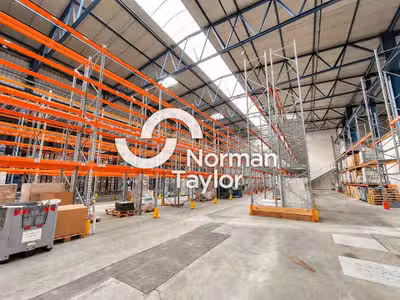 Entrepôt logistique 2446m² à louer à Hendaye