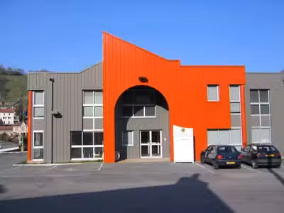 A louer bureaux et ateliers  à Decazeville