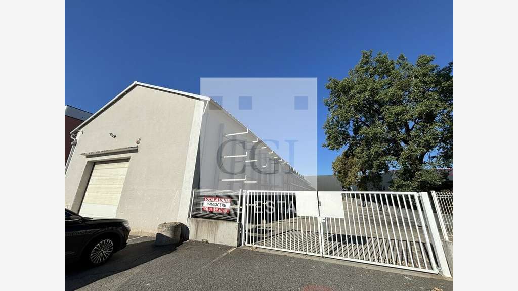 Local d'activité 521m² à louer à Chassieu 