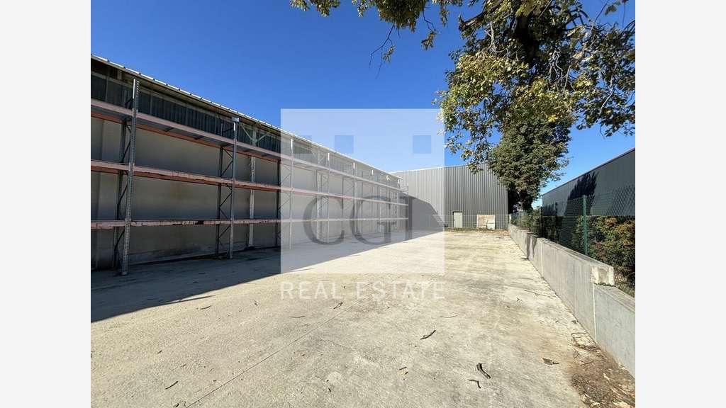 Local d'activité 521m² à louer à Chassieu 