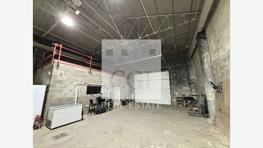 Local d'activité 521m² à louer à Chassieu 