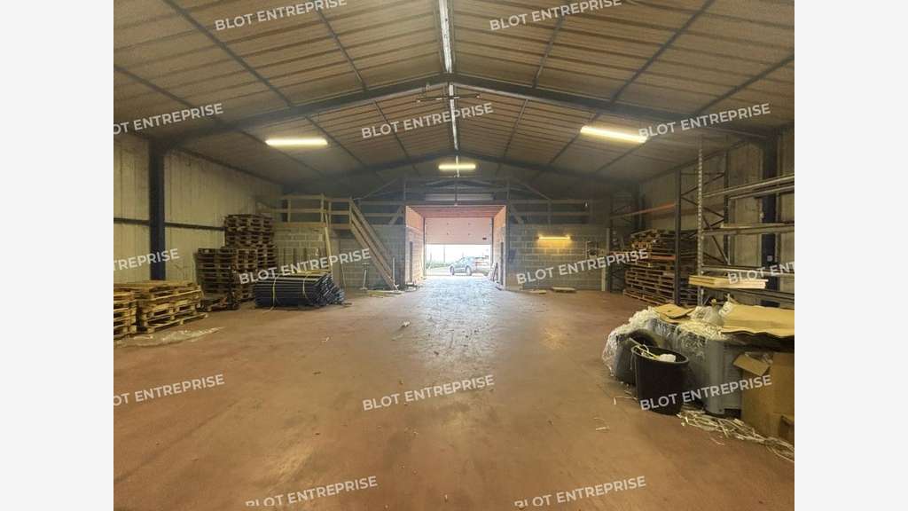 A louer locaux d'activités 400m² à Cordemais
