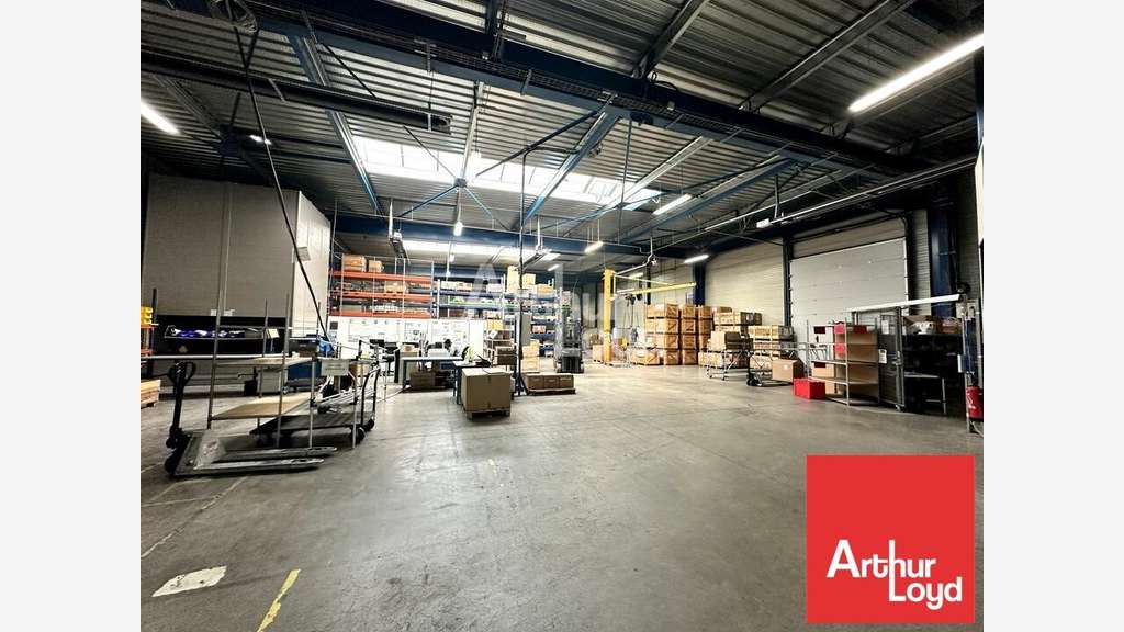 Local d'activité industriel 8252m² à Châtellerault