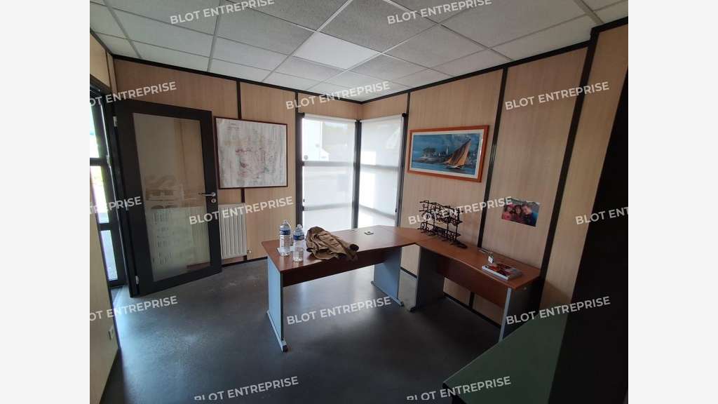 A louer local d'activités 450m² à Inzinzac