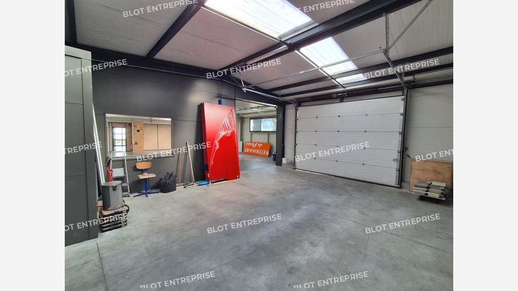 A louer local d'activités 450m² à Inzinzac