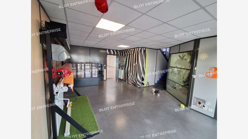 A louer local d'activités 450m² à Inzinzac