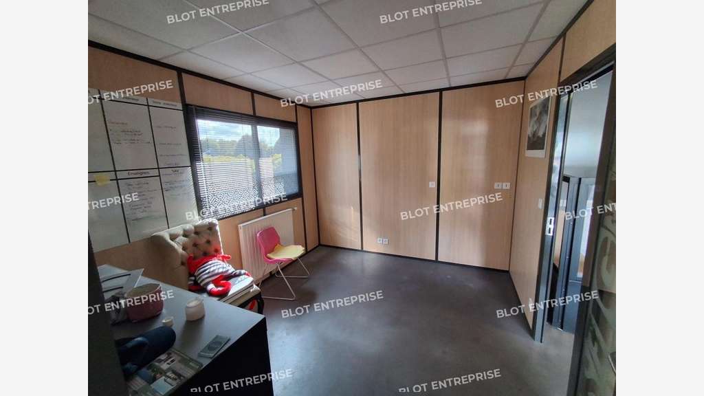 A louer local d'activités 450m² à Inzinzac