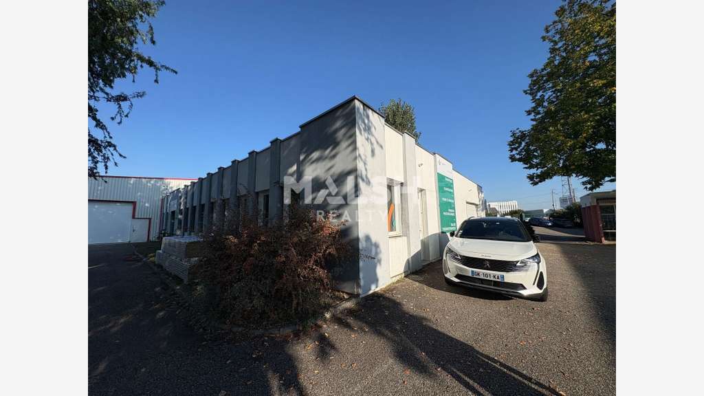Local mixte activités et bureaux à louer à Irigny