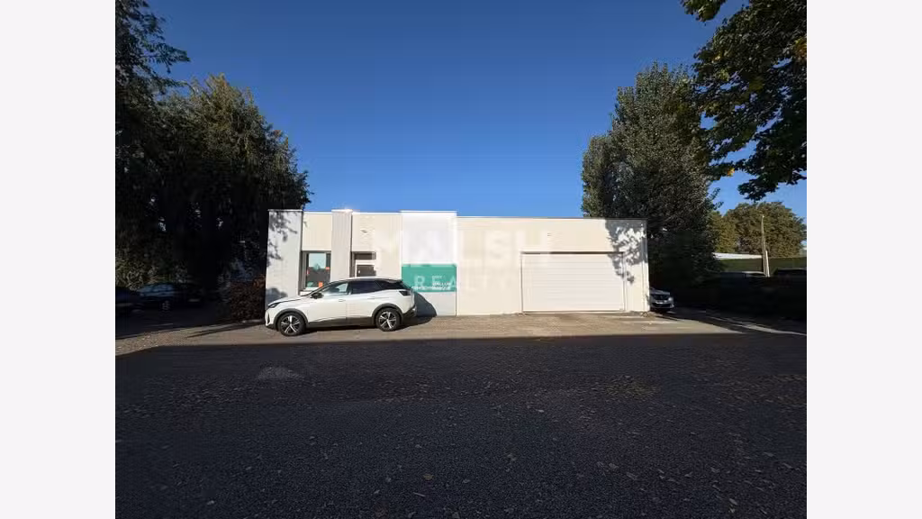 Local mixte activités et bureaux à louer à Irigny