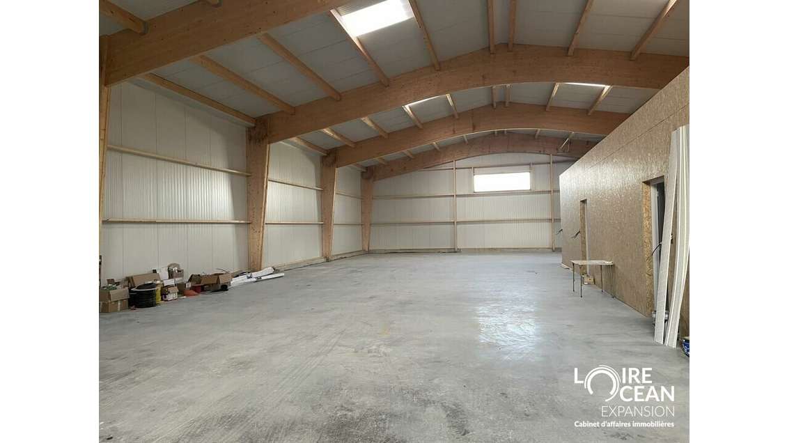 A louer local d'activité à La Chapelle Basse Mer