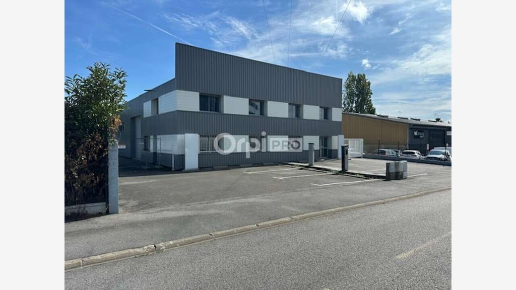 Local 512m² à louer à La Chapelle-sur-Erdre