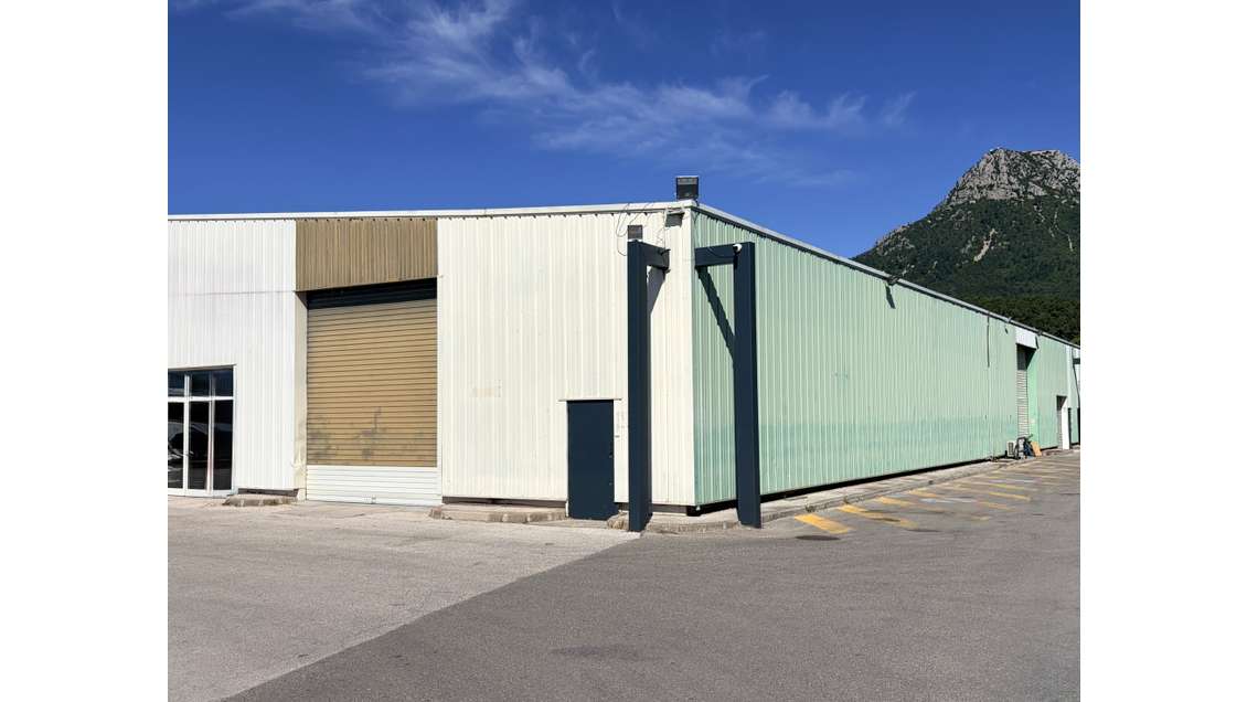A louer local d'activité 640m² ZI La Garde