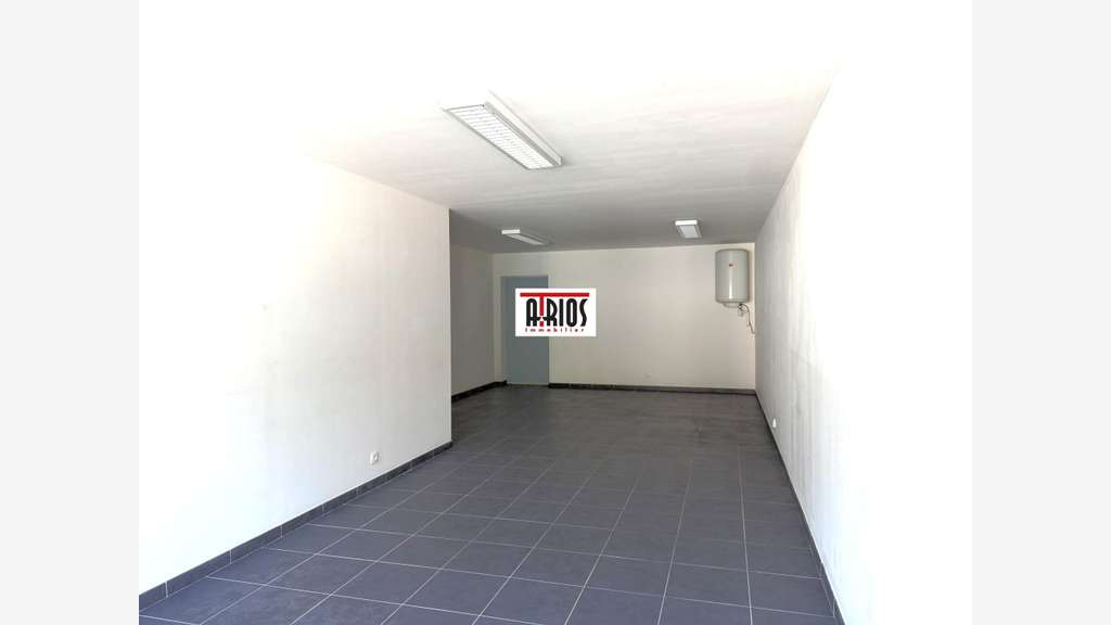 A louer local d'activité 95m²  à La Londe