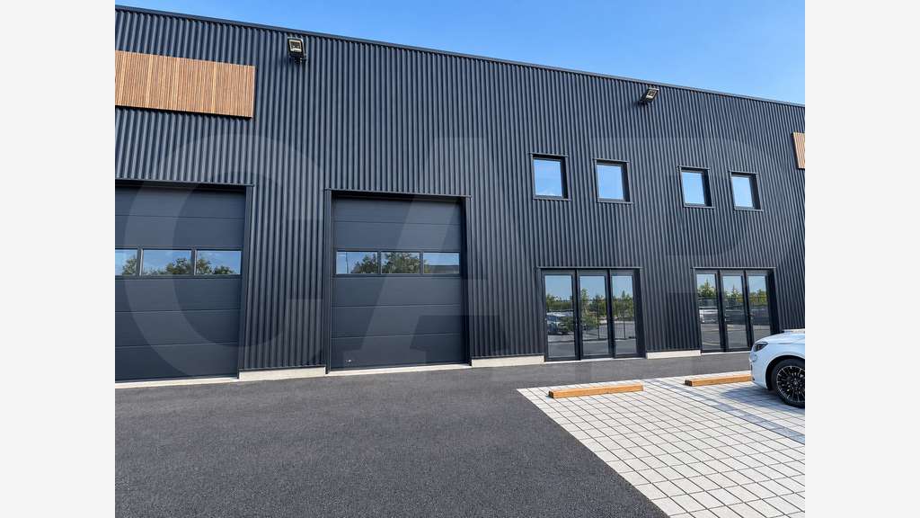 A louer cellule d'activités neuve 200m² La Mézière