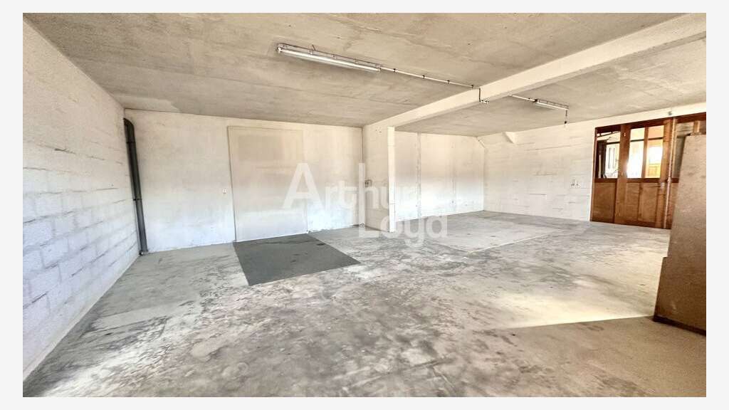 Local d'activité 166m² à louer à La Ravoire