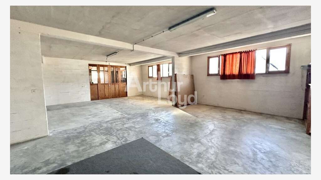Local d'activité 166m² à louer à La Ravoire