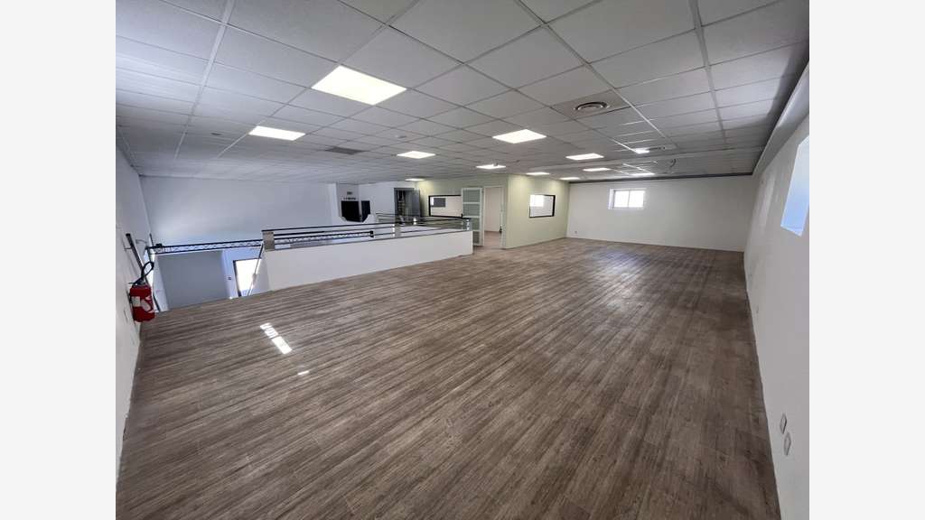 A louer local 373m² La Seyne ZA Camps Laurent