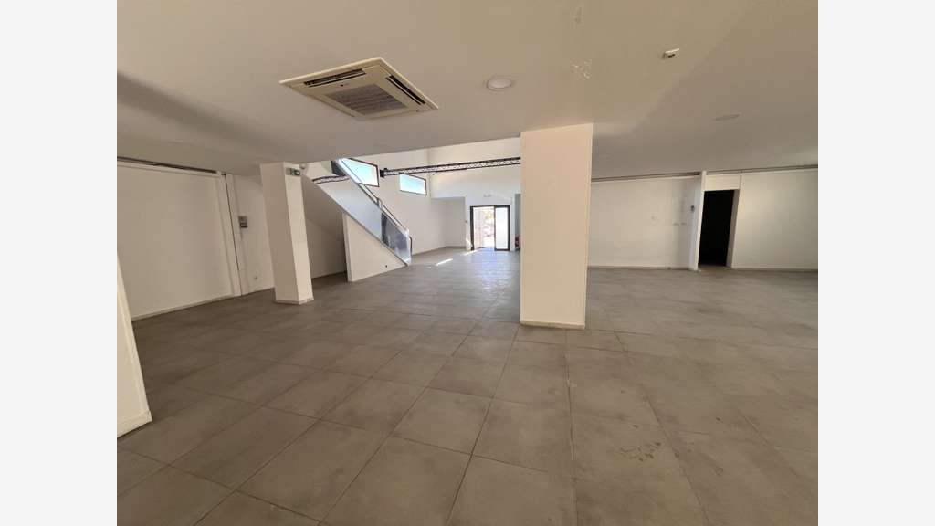 A louer local 373m² La Seyne ZA Camps Laurent
