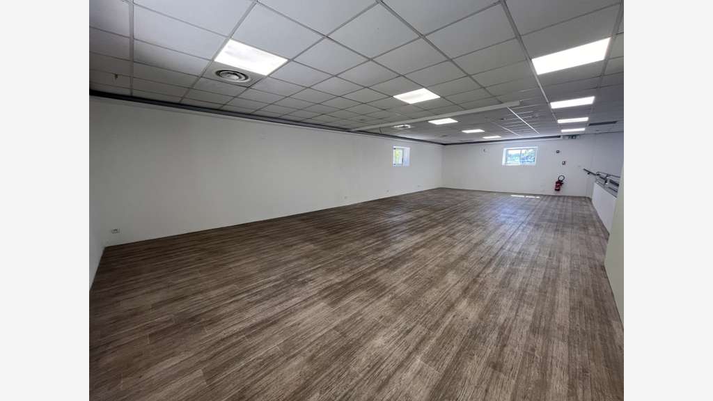 A louer local 373m² La Seyne ZA Camps Laurent