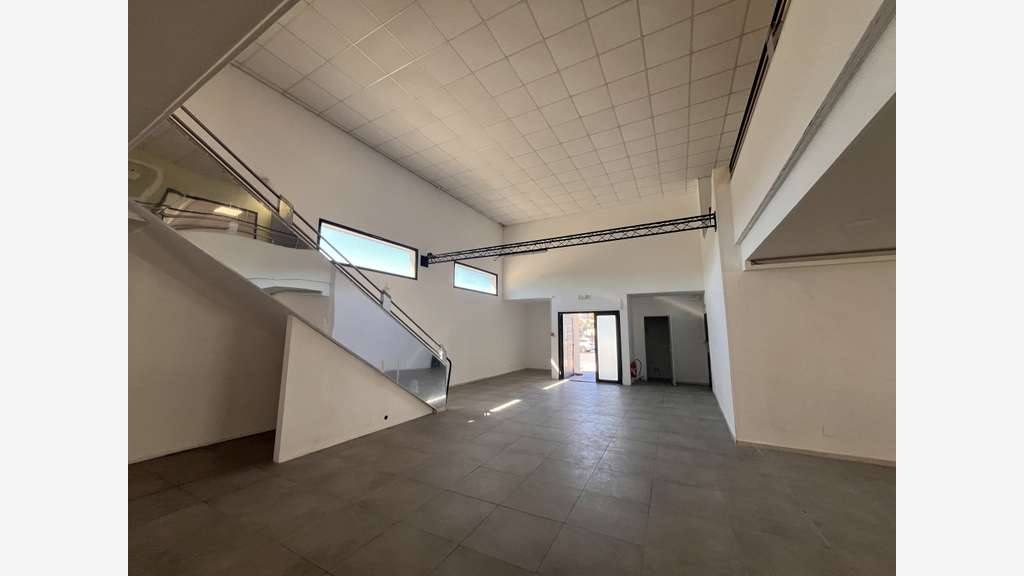 A louer local 373m² La Seyne ZA Camps Laurent