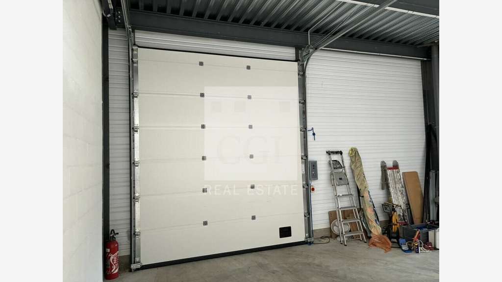 A louer local neuf 370m² à La Tour-de-Salvagny