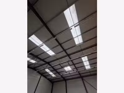 A louer local d'activité 350m² sur Vannes Est
