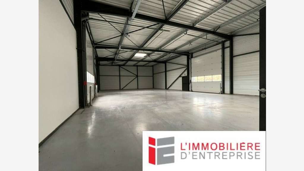 A louer local d'activité 380m² à Landévant