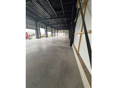 Location Locaux d'activités - Entrepôts à Landivisiau